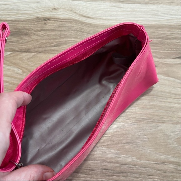 Clinique Pink Cosmetic Bag - Picture 5 of 6
